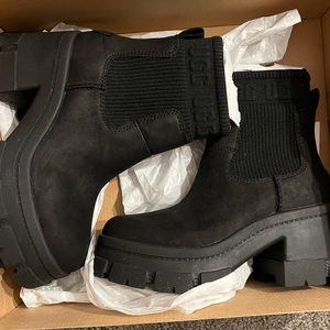 Brooklyn ugg Chelsea boots